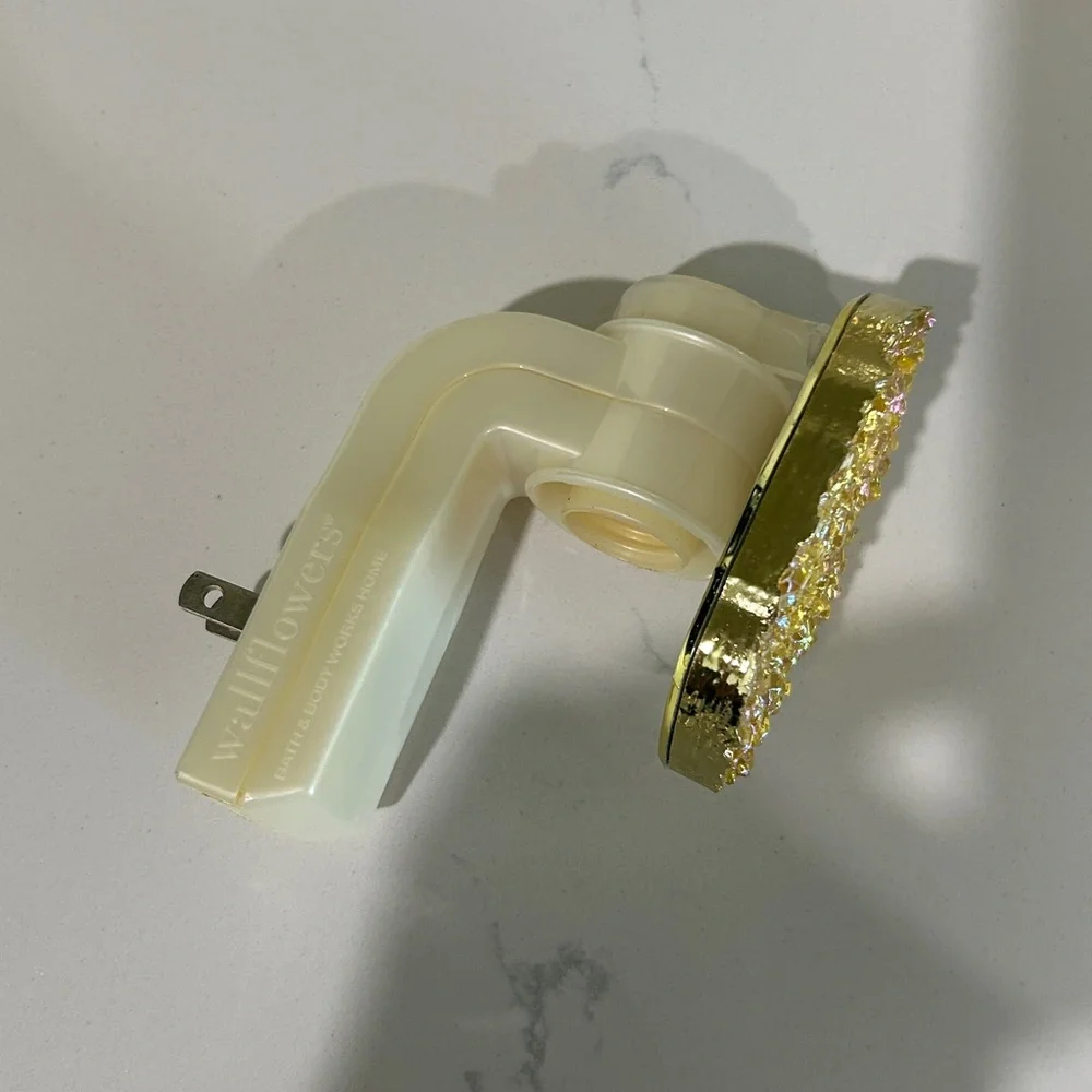 Bath & Body Works Geode Wallflowers Plug-In - Picture 3 of 7